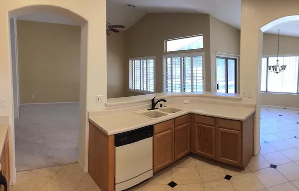 $2,300 | 374 West Oriole Way, Chandler, AZ 85286