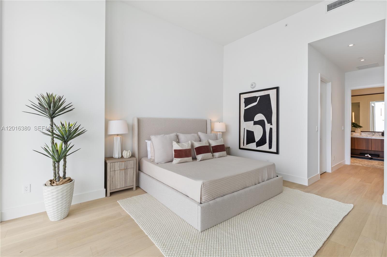 175 Southeast 25th Road, Unit 1601 Miami, FL 33129 - Photo 8 of 31