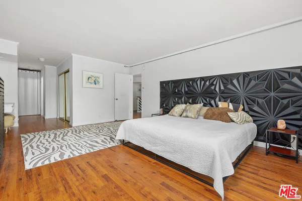 $875,000 | 5950 Buckingham Parkway, Unit 305, Culver City, CA 90230