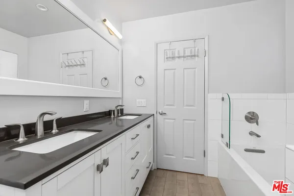 $875,000 | 5950 Buckingham Parkway, Unit 305, Culver City, CA 90230