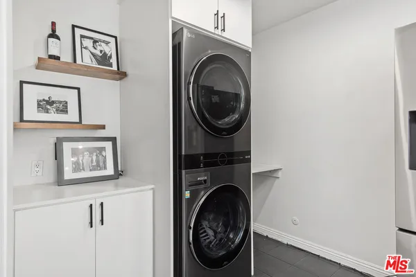 $875,000 | 5950 Buckingham Parkway, Unit 305, Culver City, CA 90230