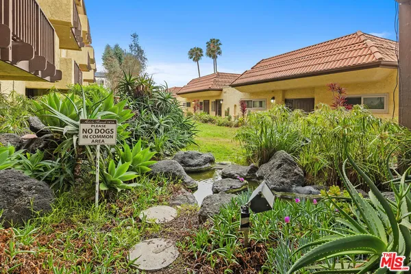 $875,000 | 5950 Buckingham Parkway, Unit 305, Culver City, CA 90230