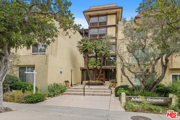 $875,000 | 5950 Buckingham Parkway, Unit 305, Culver City, CA 90230