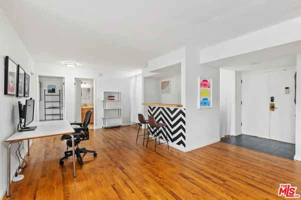 $875,000 | 5950 Buckingham Parkway, Unit 305, Culver City, CA 90230