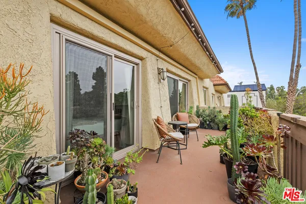 $875,000 | 5950 Buckingham Parkway, Unit 305, Culver City, CA 90230