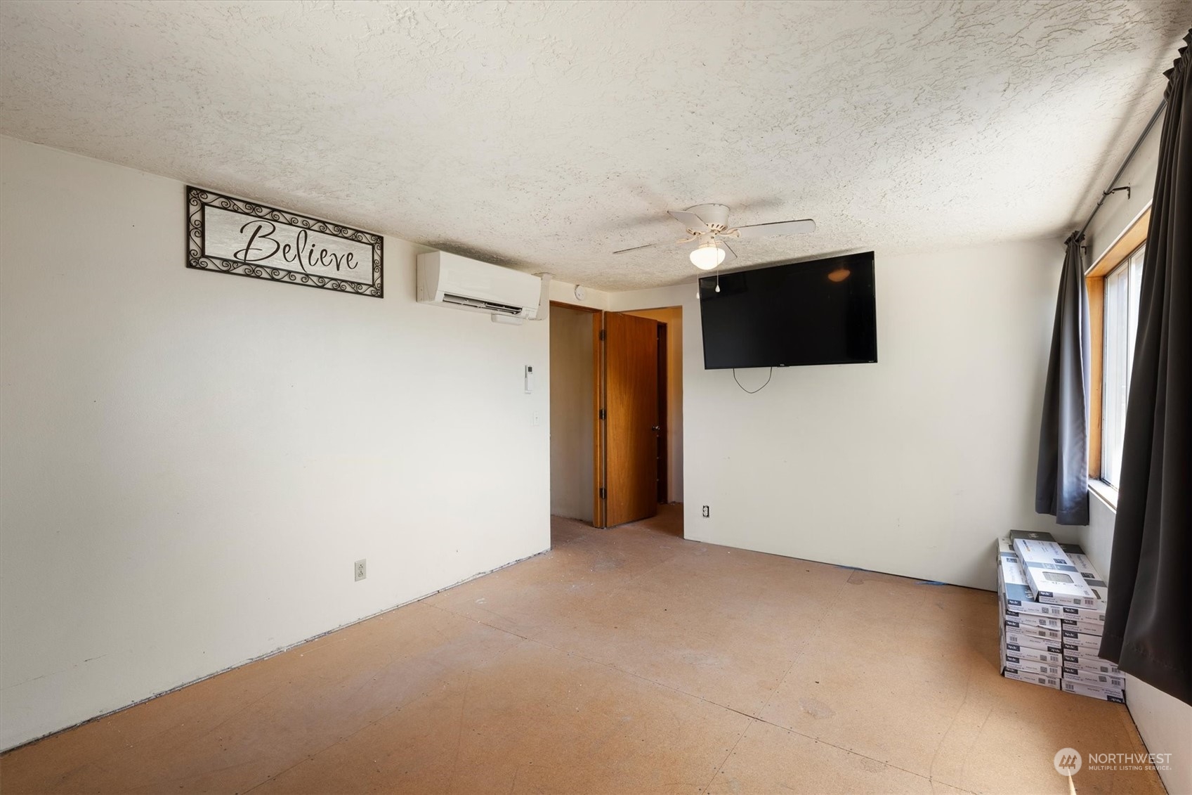 3827 Sunset Way Longview, WA 98632 - Photo 29 of 40 a view of an empty room