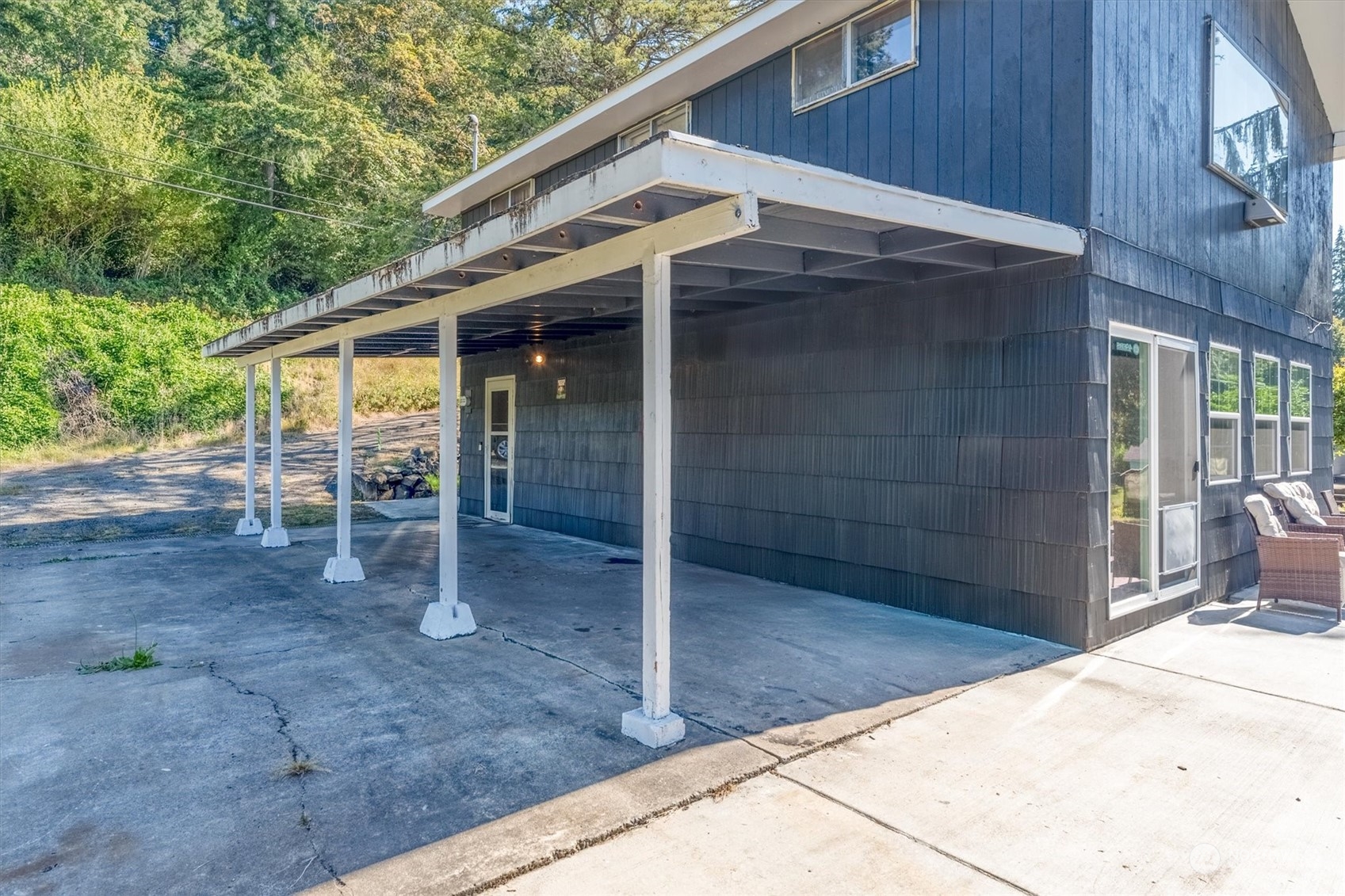 3827 Sunset Way Longview, WA 98632 - Photo 4 of 40 a view of a house with a backyard