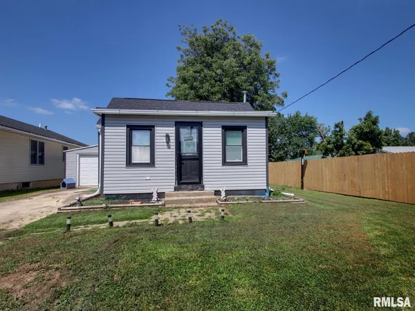 $95,900 | 1723 North 17th Street, Quincy, IL 62301