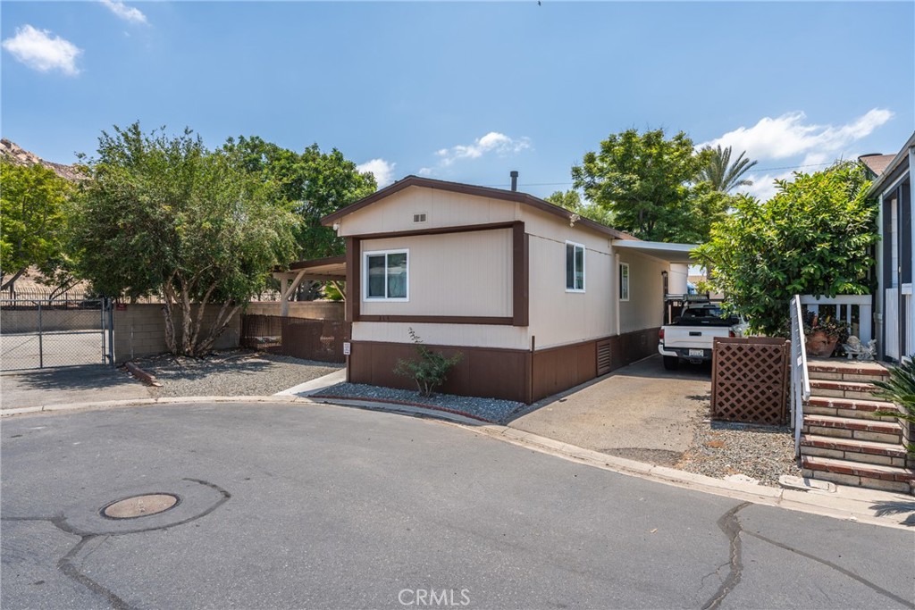 3825 Crestmore, Unit 313 Riverside, CA 92509 - Photo 2 of 24