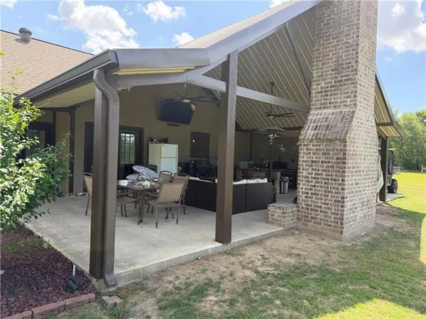 $365,000 | 135 Windmill Lane, Bunkie, LA 71322