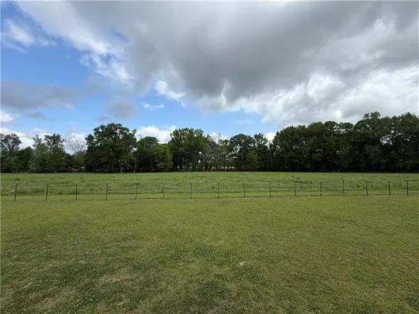 $365,000 | 135 Windmill Lane, Bunkie, LA 71322