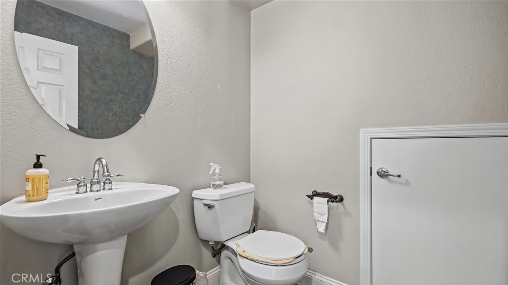 6360 Manzanita Way Riverside, CA 92504 - Photo 19 of 58