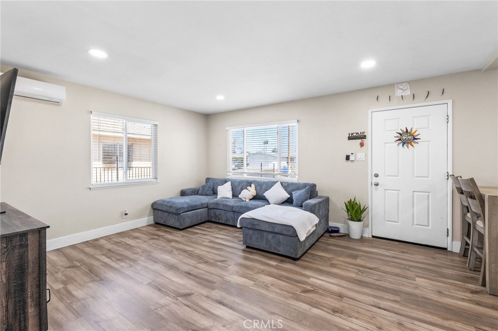 5506 Corwin Lane Riverside, CA 92503 - Photo 6 of 32