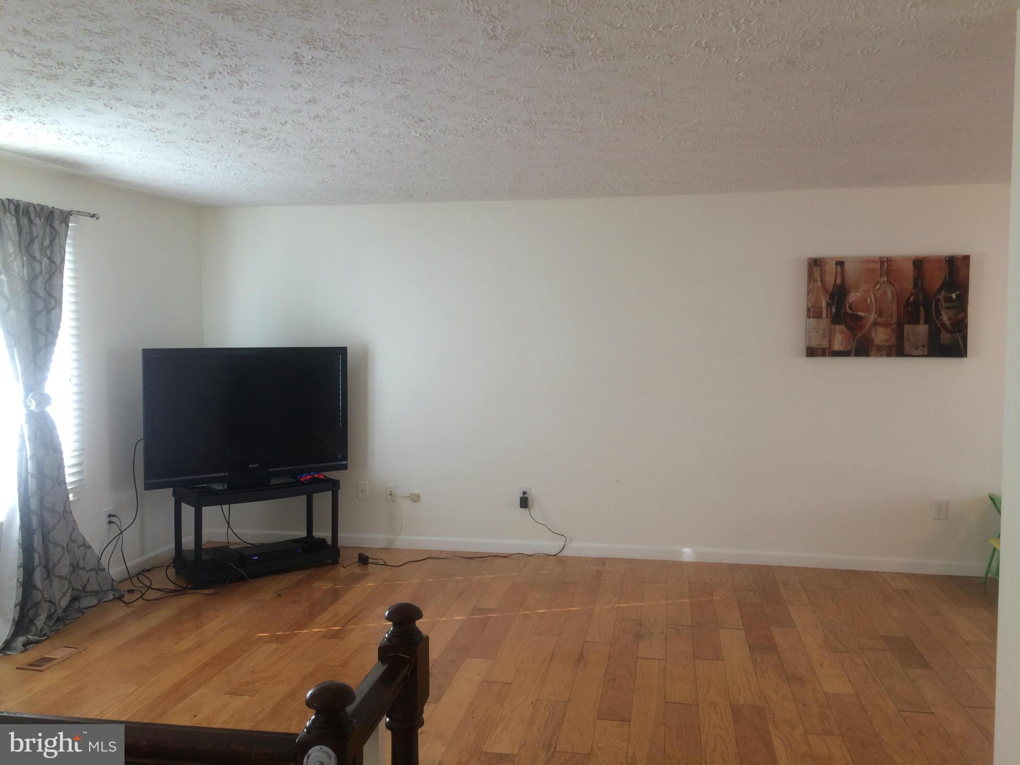 7308 Husky Lane Springfield, VA 22151 - Photo 12 of 24 Living Room