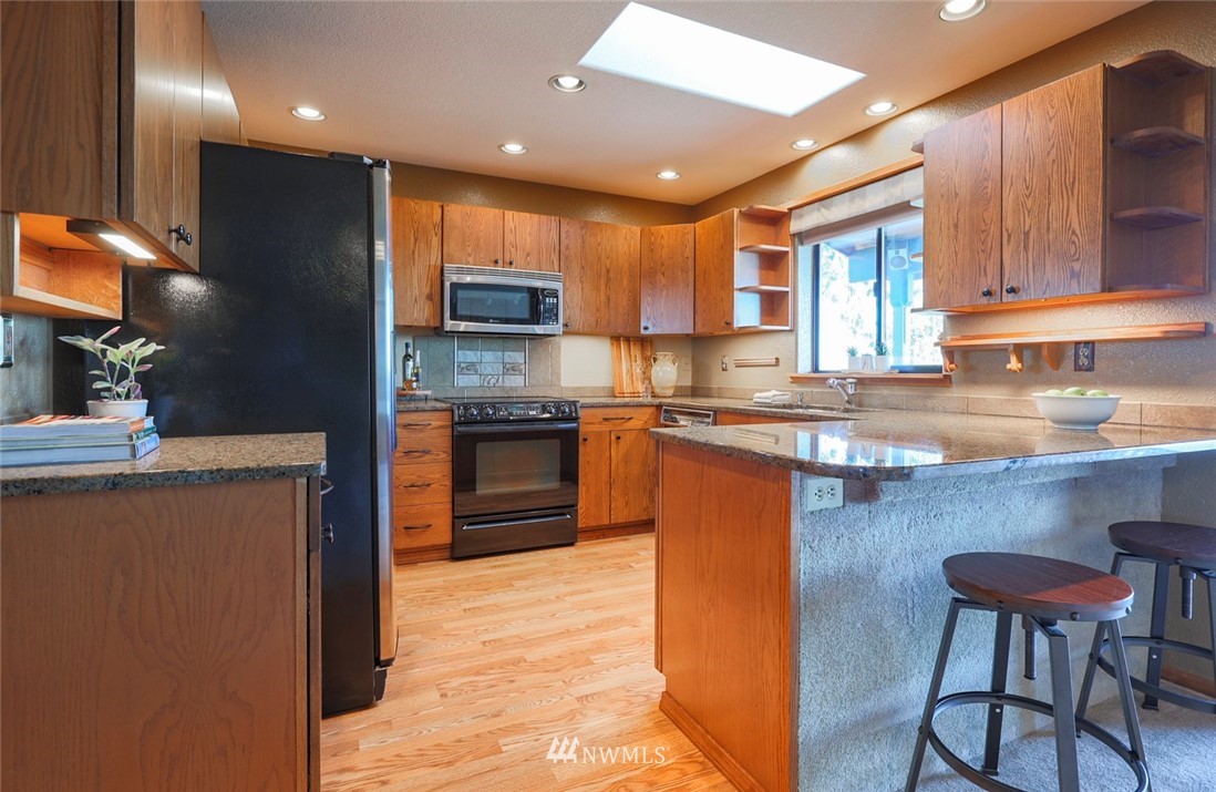 3451 Oak Bay Road Port Hadlock, WA 98339 - Photo 12 of 38 Gallery Image 12