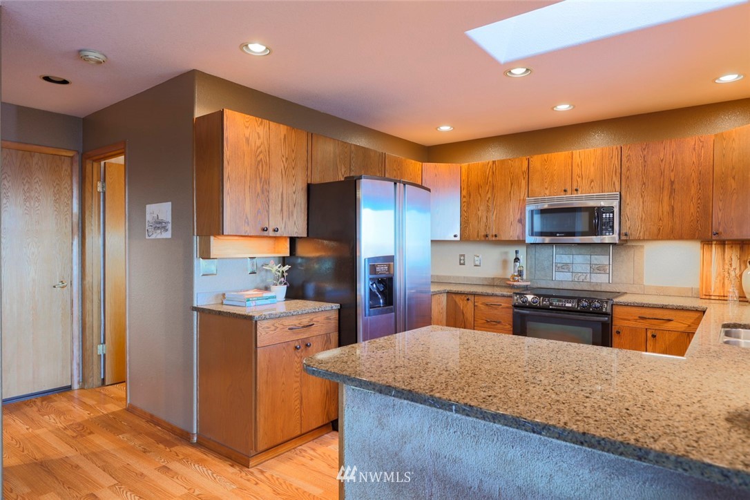 3451 Oak Bay Road Port Hadlock, WA 98339 - Photo 14 of 38 Gallery Image 14