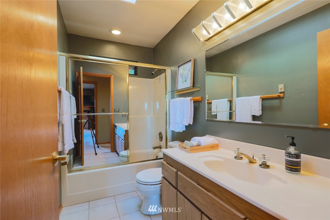 3451 Oak Bay Road Port Hadlock, WA 98339 - Photo 25 of 38 Gallery Image 25