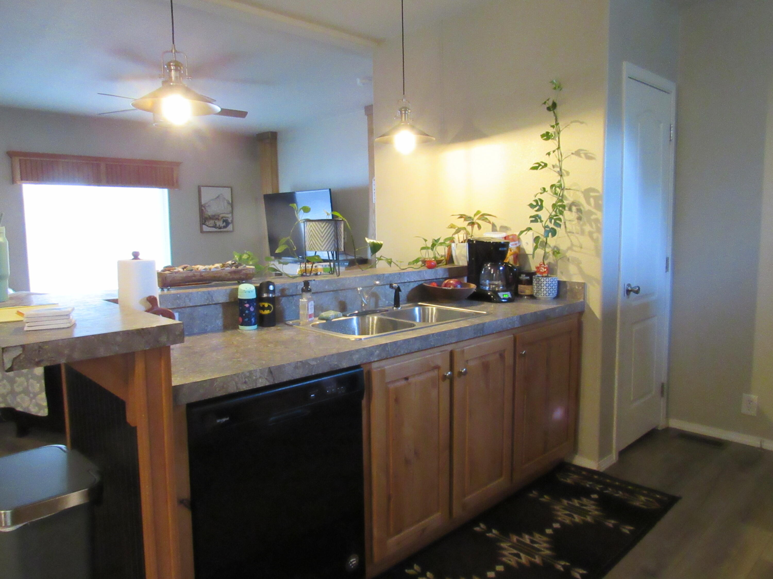 35712 Modoc Point Road, Unit 229700 Chiloquin, OR 97624 - Photo 14 of 23 kitchen