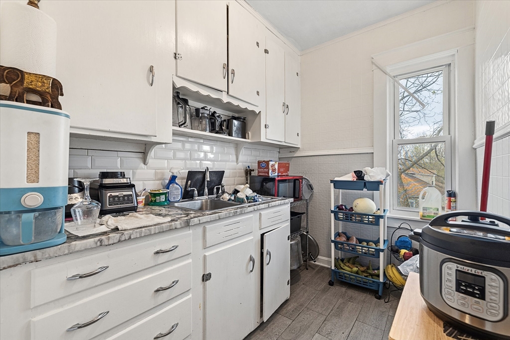 6 Emmanuel Street Webster, MA 01570 - Photo 19 of 35