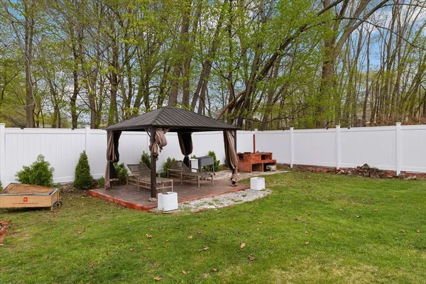 $519,900 | 6 Emmanuel Street, Webster, MA 01570