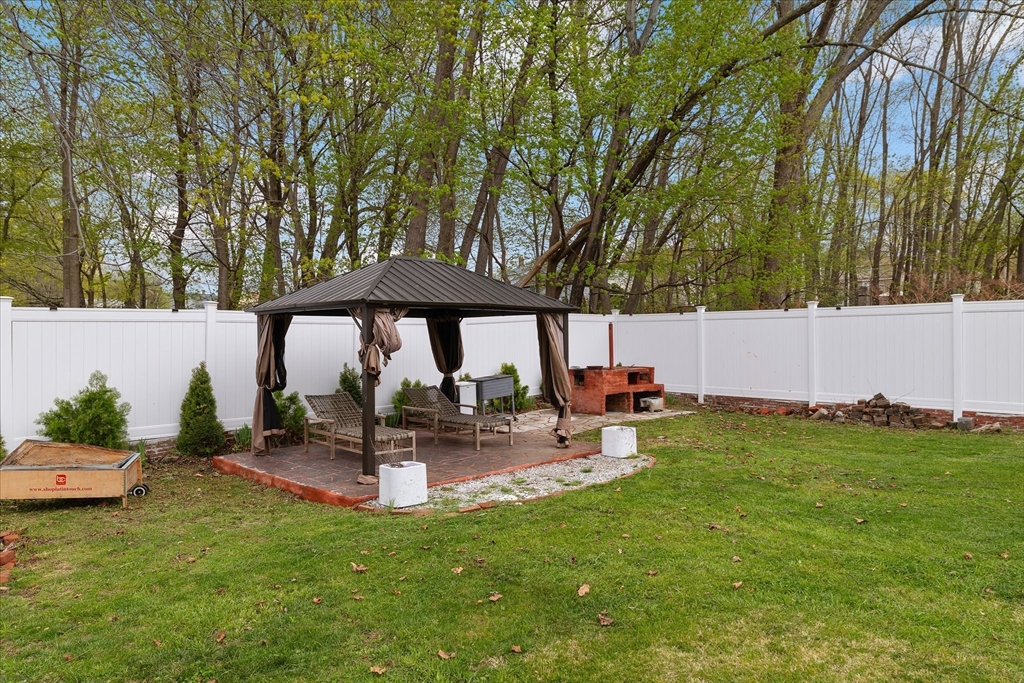 6 Emmanuel Street Webster, MA 01570 - Photo 31 of 35