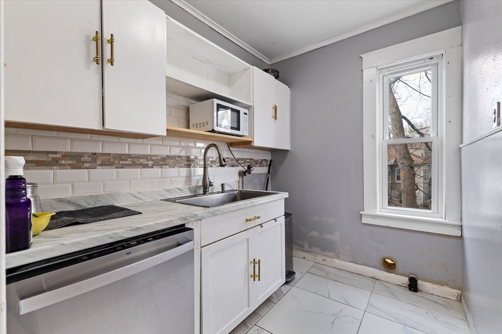 6 Emmanuel Street Webster, MA 01570 - Photo 6 of 35