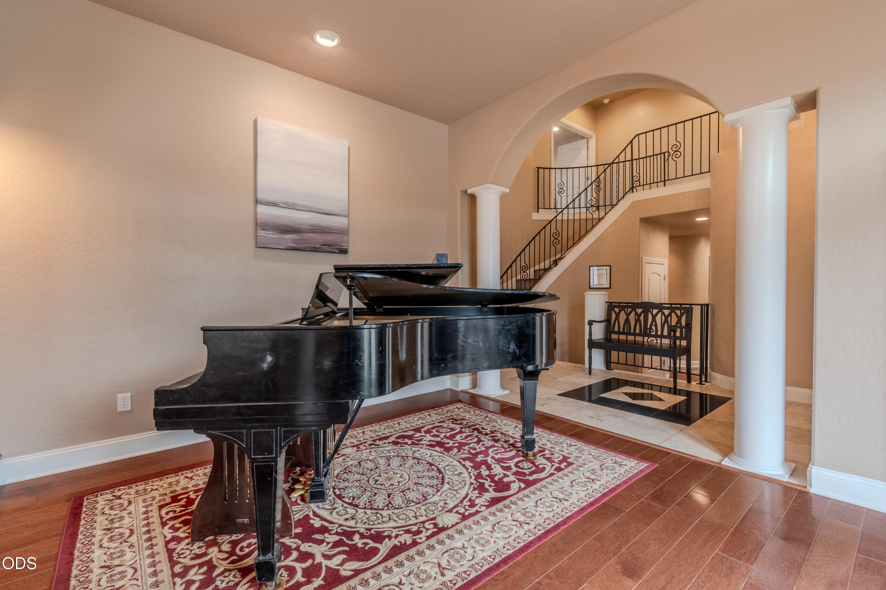 2401 Fox Run Medford, OR 97504 - Photo 7 of 57