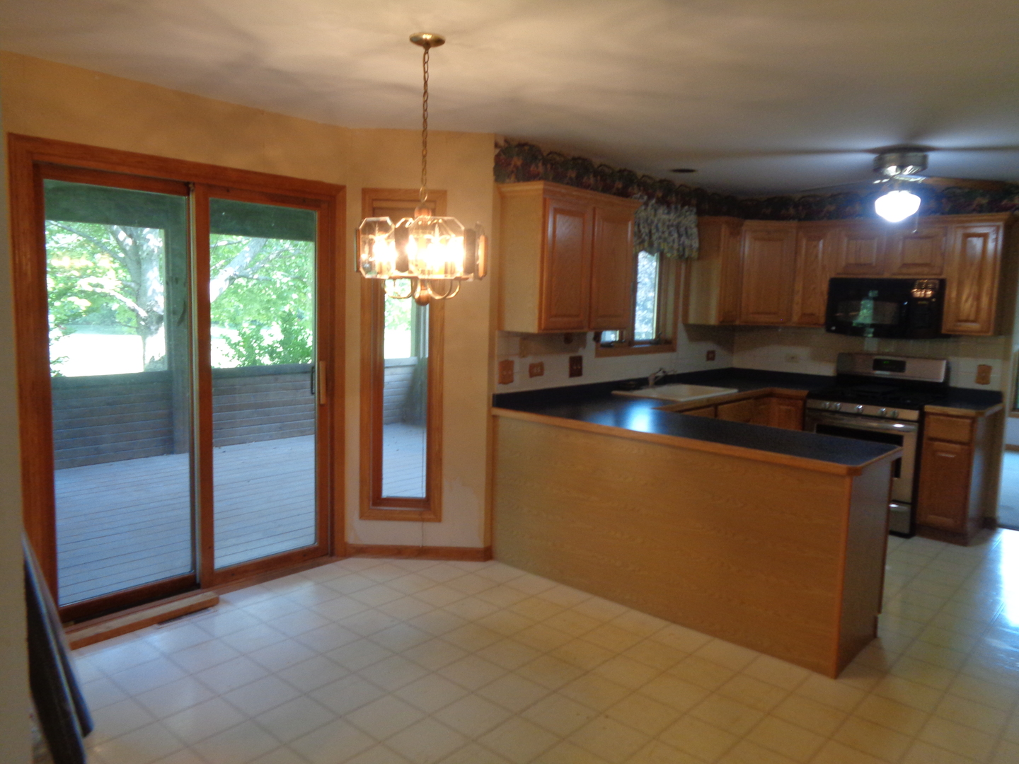 1808 Elm Street Spring Grove, IL 60081 - Photo 8 of 19