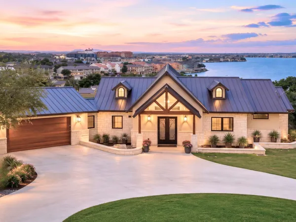 $1,092,000 | 108 Surefire, Horseshoe Bay, TX 78657