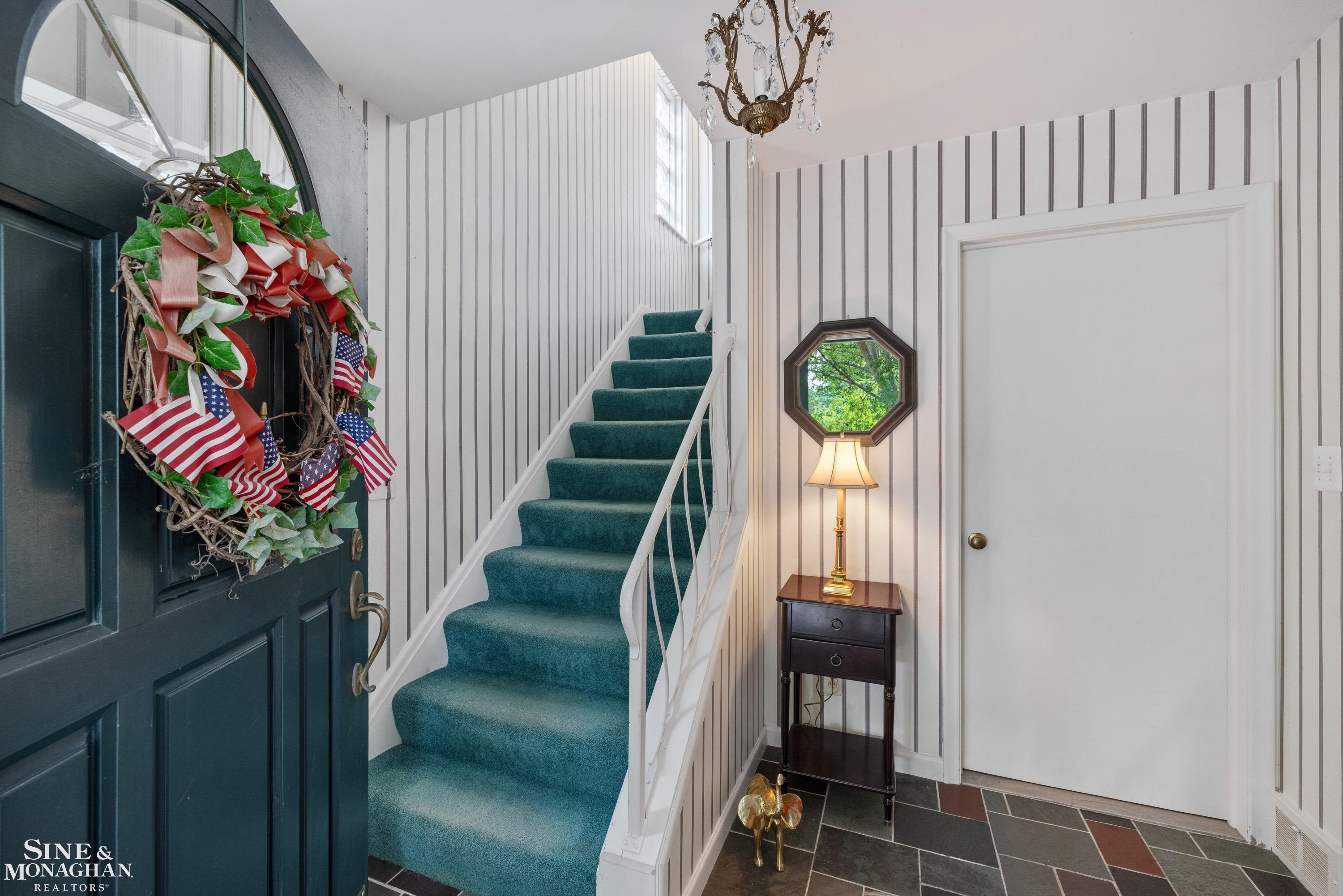 716 Trombley Road Grosse Pointe, MI 48230 - Photo 5 of 97