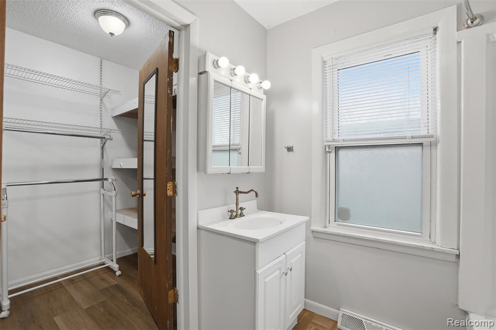 1028 Carleton Road Milan, MI 48160 - Photo 10 of 29