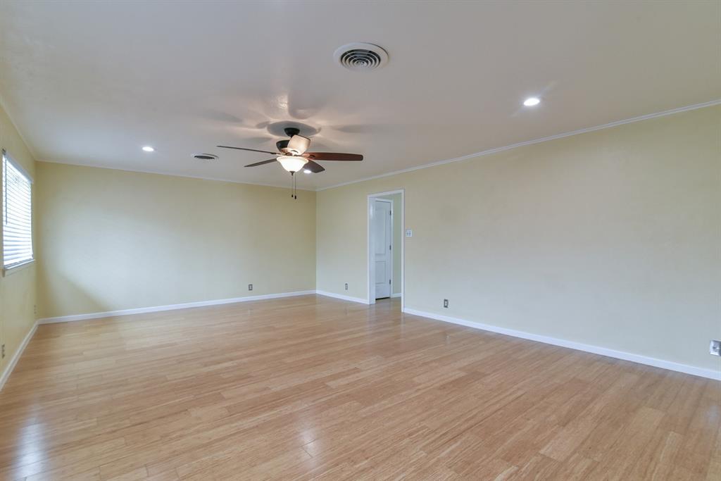 7233 Overhill Road Fort Worth, TX 76116 - Photo 5 of 30 Gallery Image 5