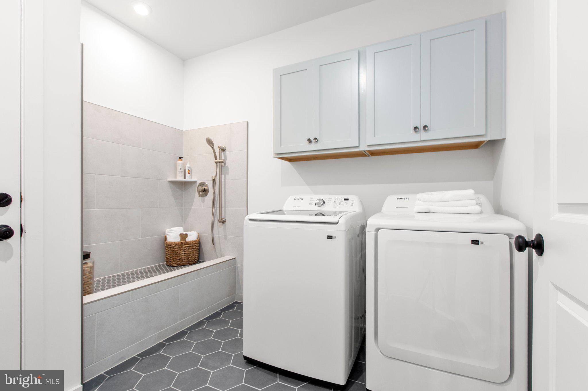 4 Zoar Road Locust Grove, VA 22508 - Photo 19 of 32 a utility room with dryer and washer