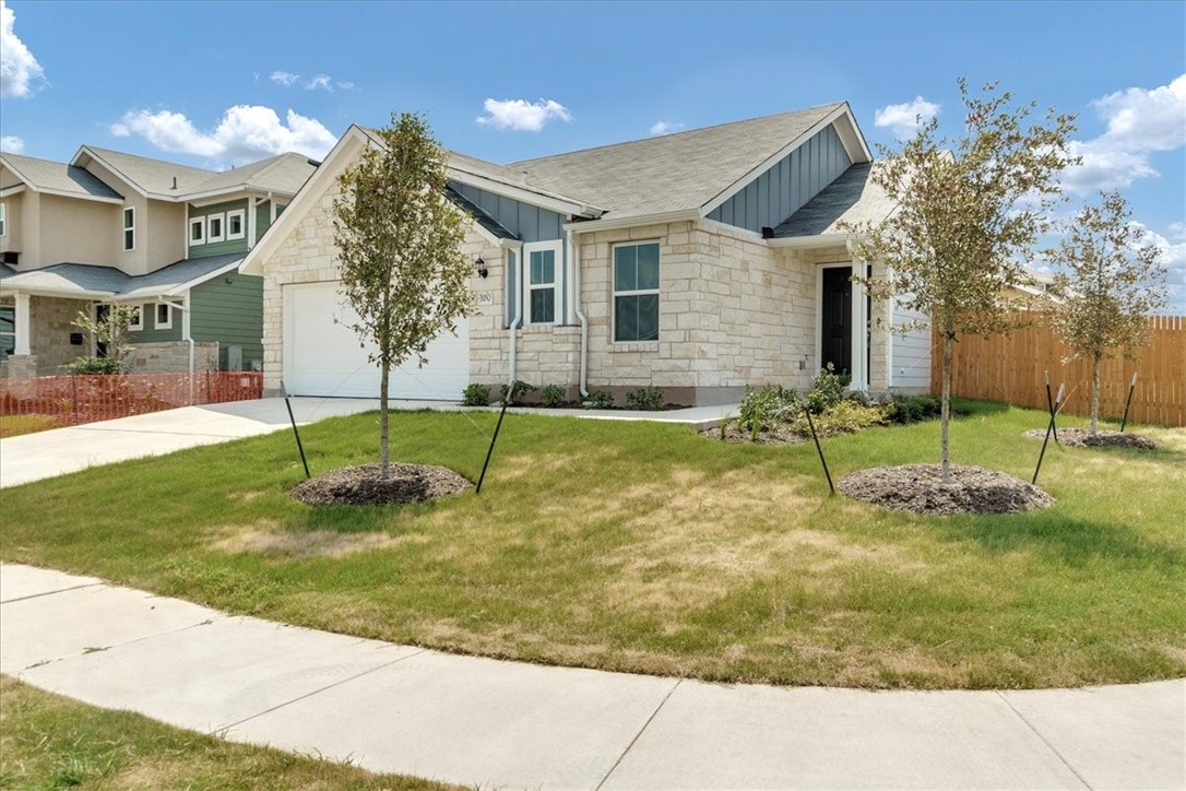 100 Four Star Drive Elgin, TX 78621 - Photo 3 of 20