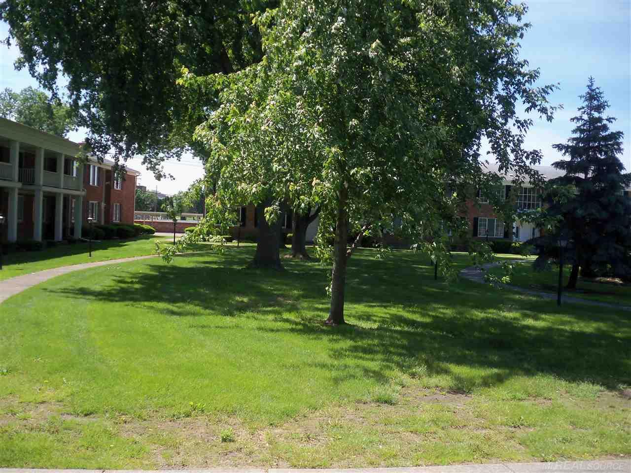 29414 Hoover Road Warren, MI 48093 - Photo 3 of 25 31383213-2.JPG