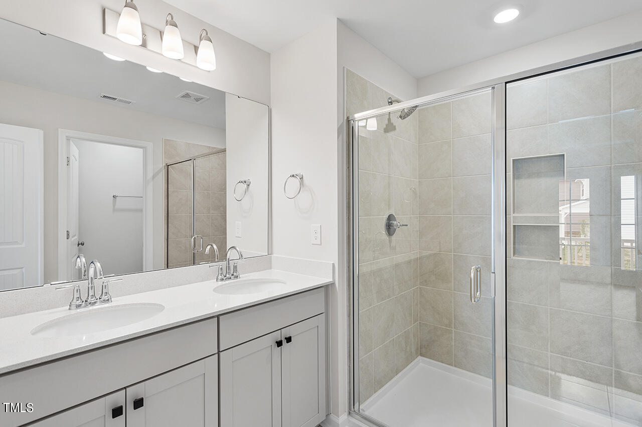 113 Savannah Moss Way Raleigh, NC 27603 - Photo 16 of 22 Primary Bath