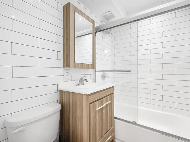 $5,000 | 416 West 23rd Street, Unit 2C | Chelsea