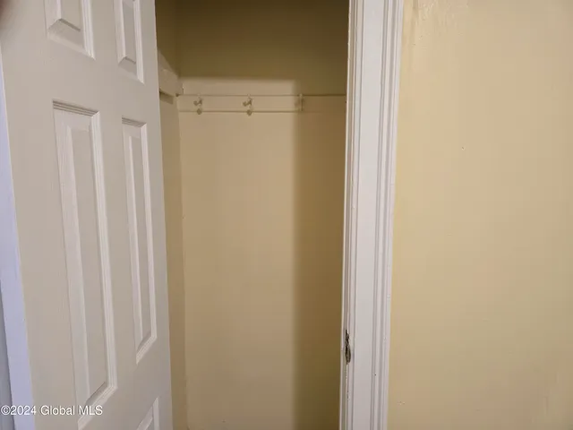 $1,200 | 288 1st Street, Unit 1 FF, Albany, NY 12206