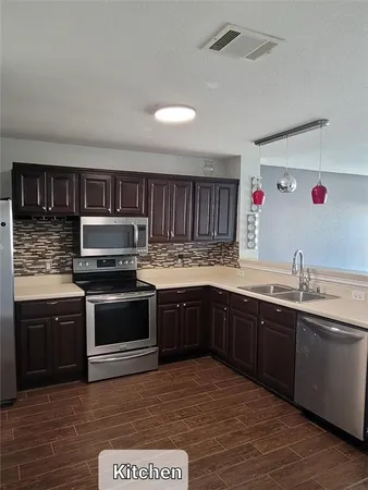 $1,800 | 204 Phillips Street, Hutto, TX 78634