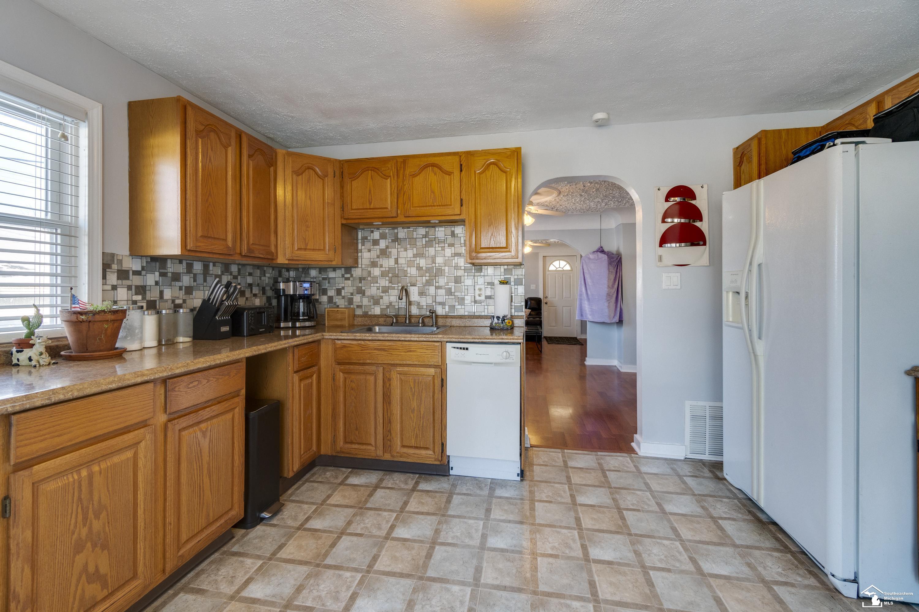 26134 Denning Road New Boston, MI 48164 - Photo 6 of 25