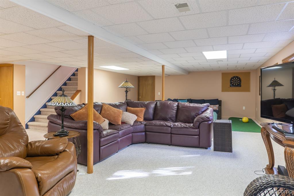 1058 Bloomview Circle Rochester, MI 48307 - Photo 43 of 64