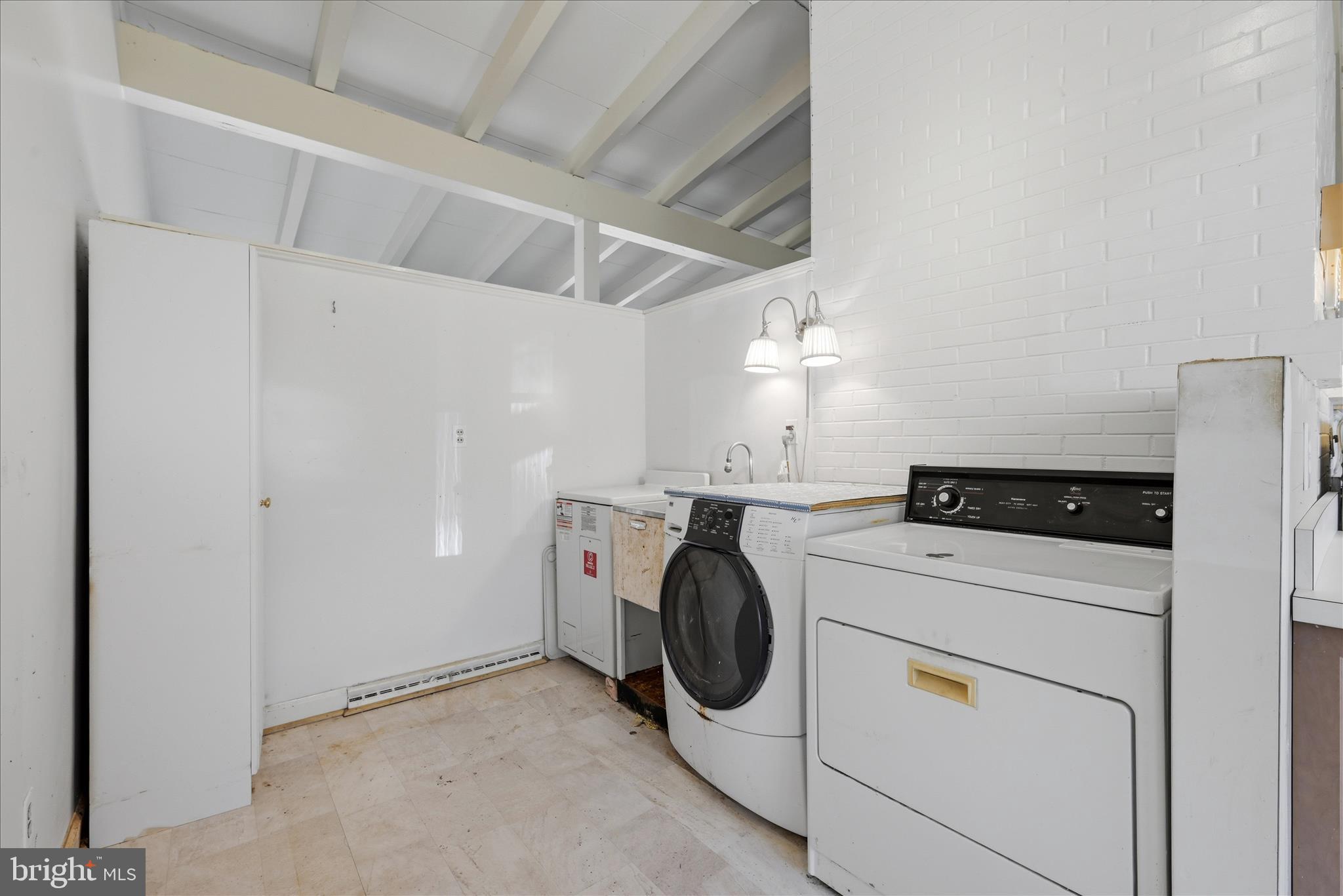 2517 5 Points Road Marshall, VA 20115 - Photo 41 of 145 Laundry Area 1