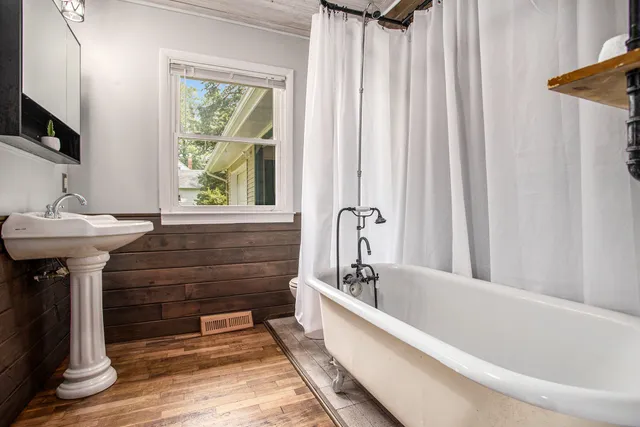 $229,000 | 66 Wealthy Avenue, Battle Creek, MI 49015