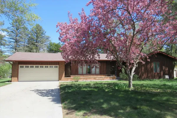 $359,900 | 936 York Avenue Northwest, Elk River, MN 55330
