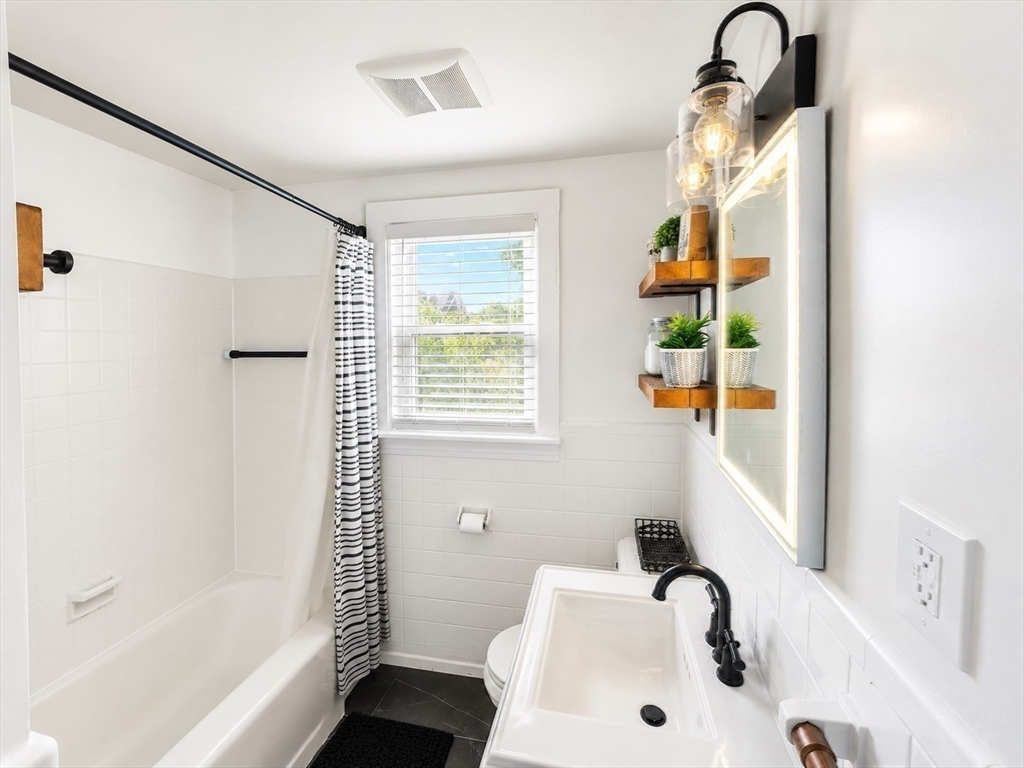 11 Grace Road Quincy, MA 02169 - Photo 23 of 33