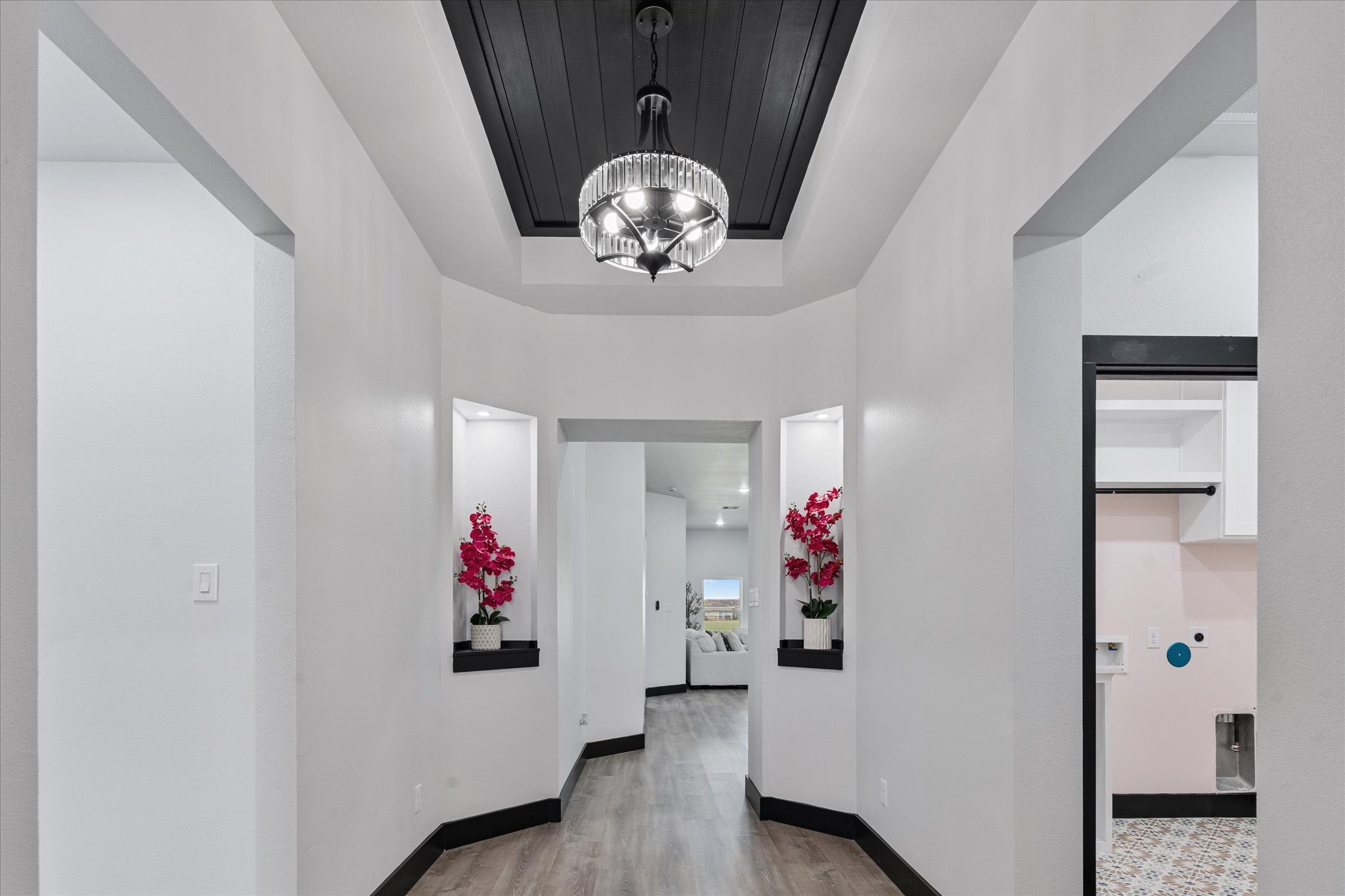 447 Sunset Trail Angleton, TX 77515 - Photo 4 of 41 Entry Way/High Ceiling