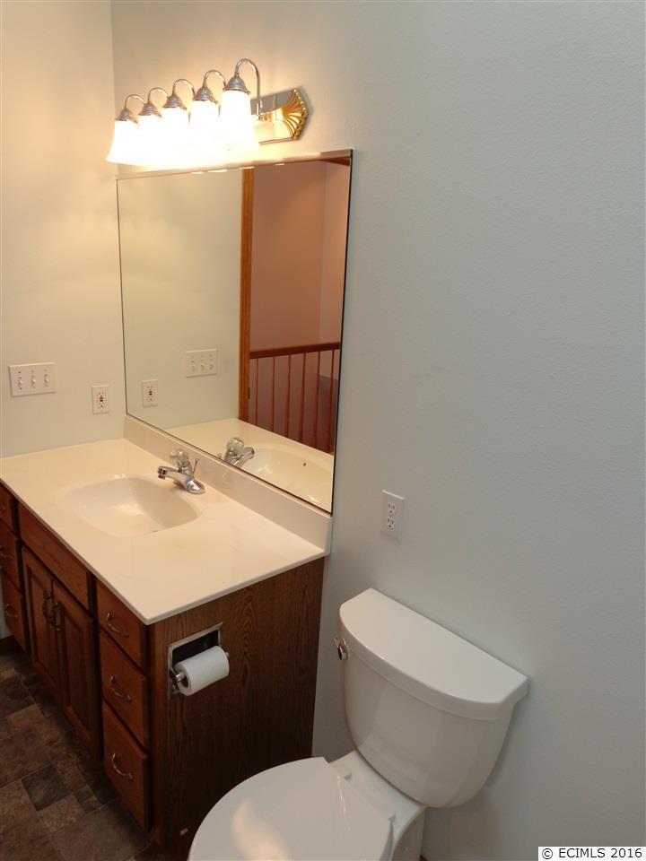 5145 Valley Forge Road Dubuque, IA 52002 - Photo 16 of 25 Gallery Image 16