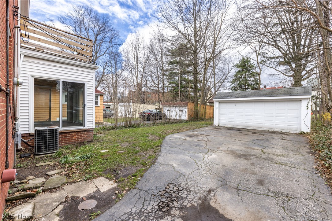 1031 Oxford Road Cleveland, OH 44121 - Photo 27 of 29 Gallery Image 27