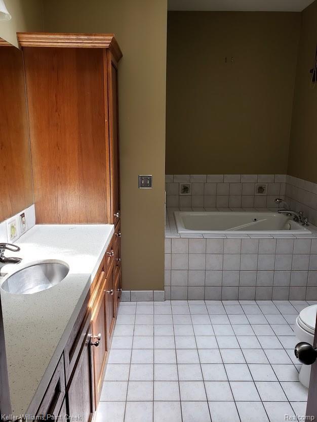 515 Harrison Street Rochester, MI 48307 - Photo 17 of 29 Masterbath1.jpg