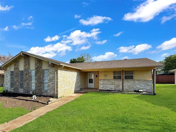 $1,865 | 2110 Snowmass Lane, Garland, TX 75044